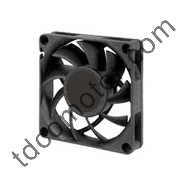 DC Axial Fan 70x70x15 YZ-7015D Bantalan Bola Bantalan Lengan